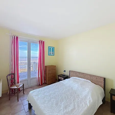 Stella Maris Rdc 公寓 *